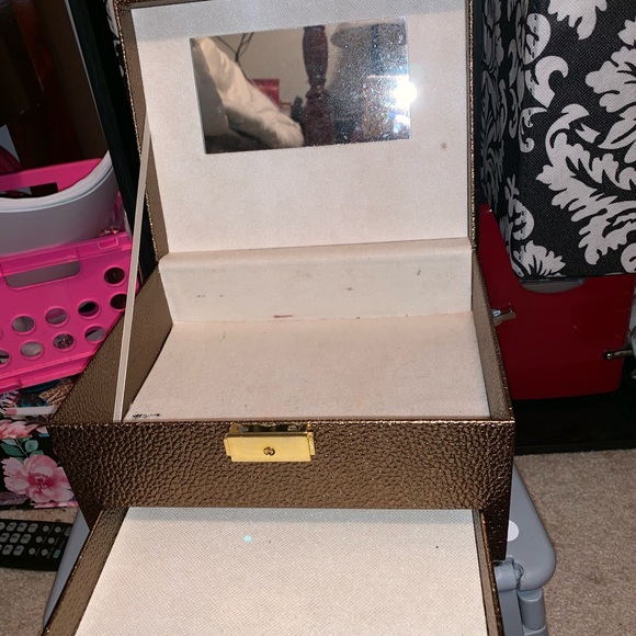Makeup case - Picture 3 of 5